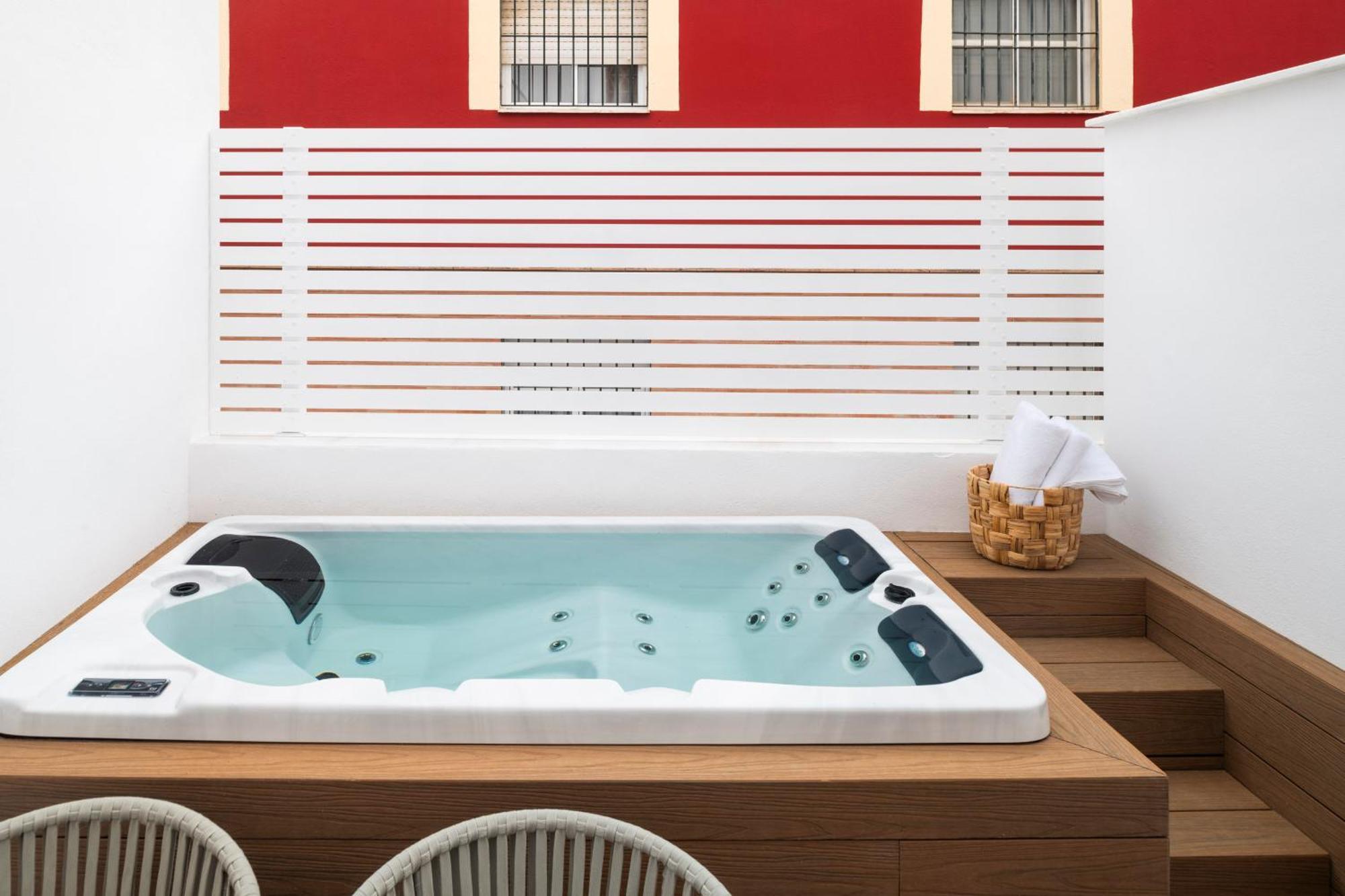 Magno Apartments Santa Clara - Private Terraces With Jacuzzi Sevilha Exterior foto