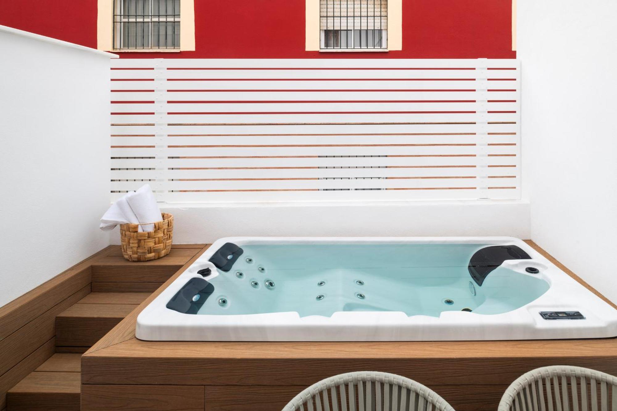 Magno Apartments Santa Clara - Private Terraces With Jacuzzi Sevilha Exterior foto