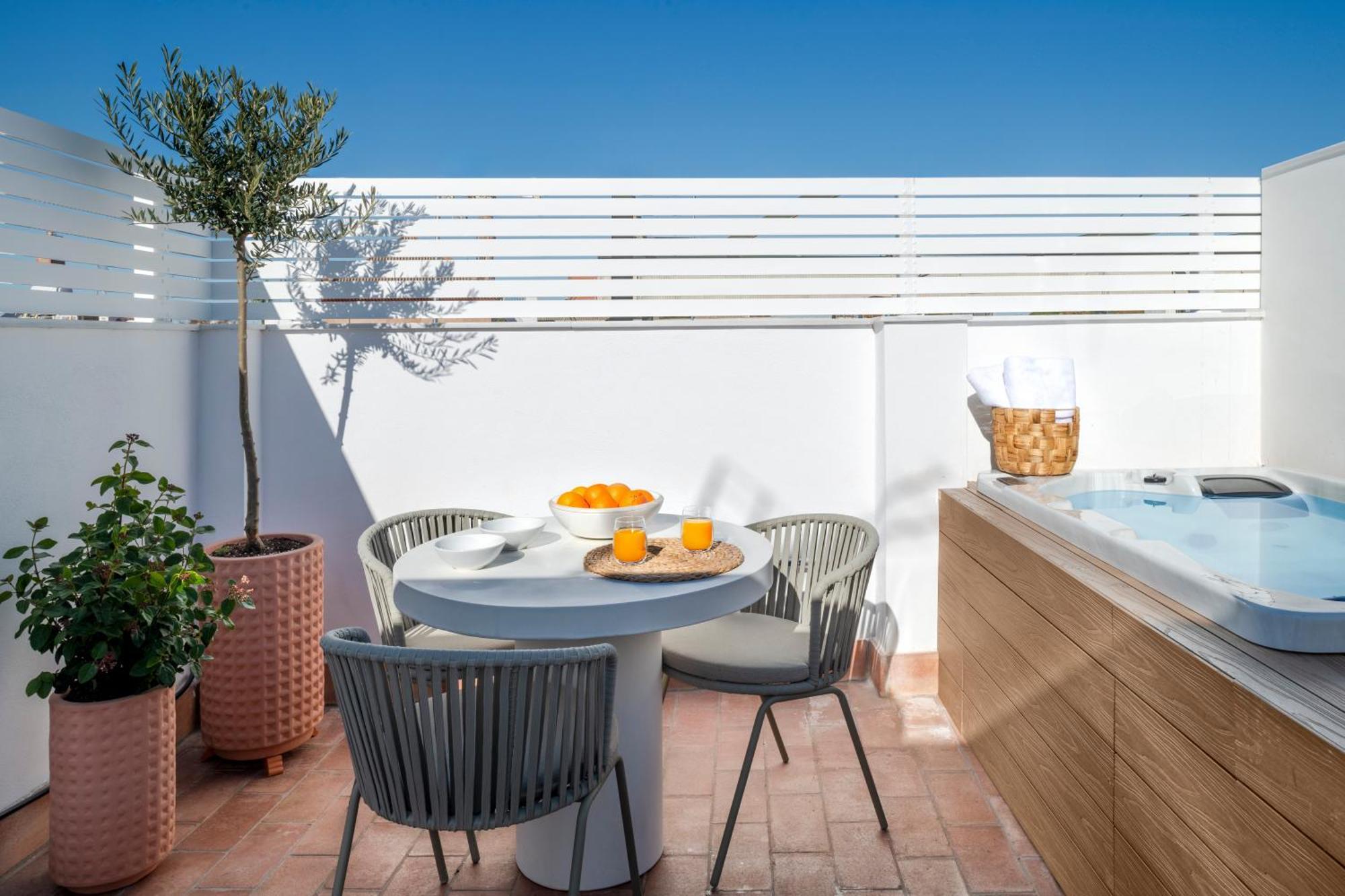 Magno Apartments Santa Clara - Private Terraces With Jacuzzi Sevilha Exterior foto