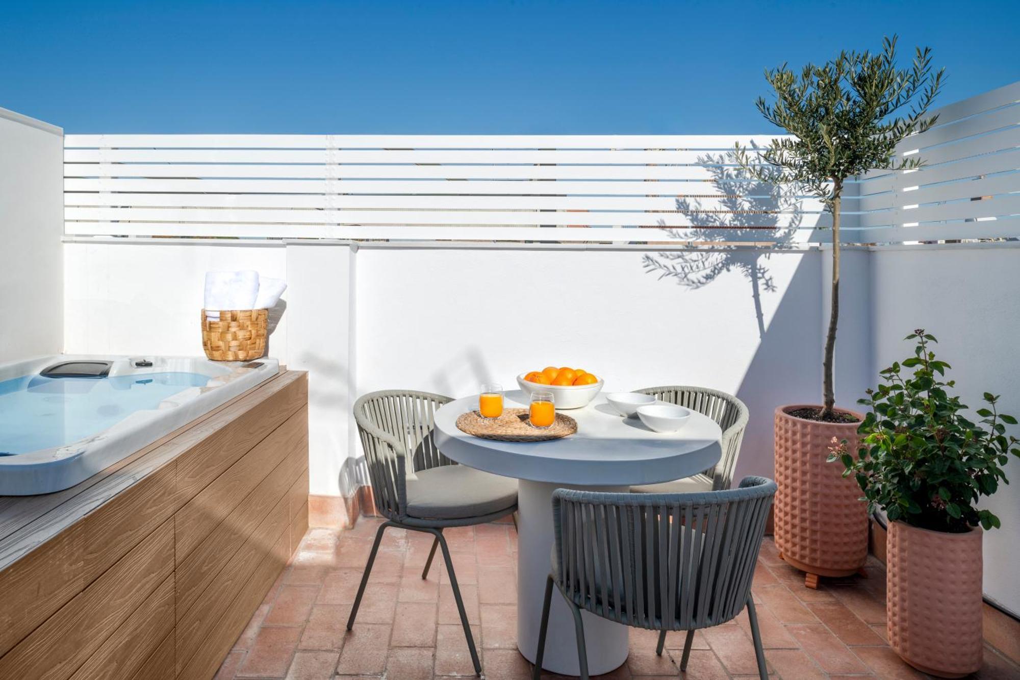Magno Apartments Santa Clara - Private Terraces With Jacuzzi Sevilha Exterior foto
